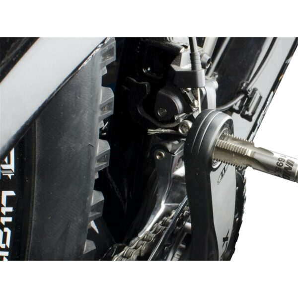 ⁦זוג מברזים M9/16 לתיקון הברגות פדל Unior 1695.1⁩ – תמונה ⁦2⁩