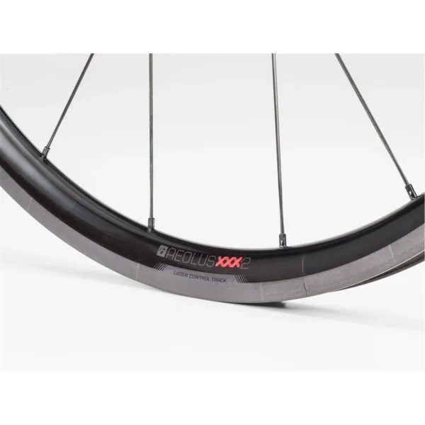 גלגל לאופני כביש אחורי 700 מקרבון בונטרגר Bontrager Aeolus XXX 2