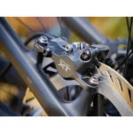 סט ברקס אחורי 2 בוכנות לאופני שטח Shimano XT BR-M8200