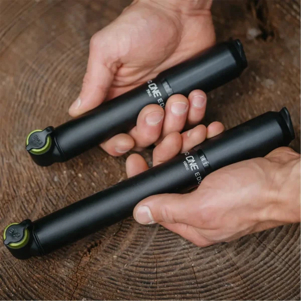 מולטי טול ומשאבה לאופניים OneUp EDC TOOL PUMP