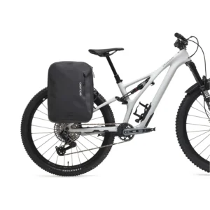 תיק גב לרכיבה המתחבר לשלדת האופניים 10 ל' Aeroe QuickLock Urban Backpack