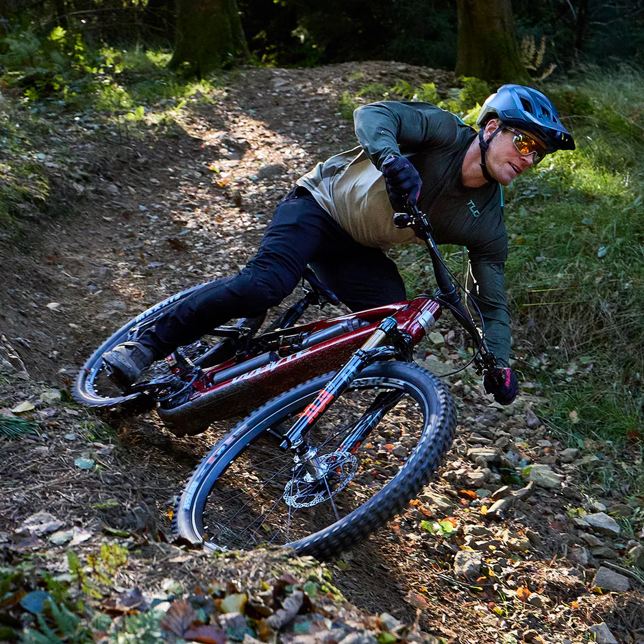 אופני הרים חשמליים וויט קרבון Whyte ELyte EVO Stag Works (3) אופני הרים חשמליים וויט קרבון Whyte ELyte EVO Stag Works