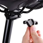 תושבת לנצנץ אחורי מתחת לאוכף לפנס Ravemen ABM18