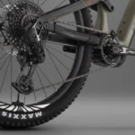 אופני שטח חשמליים קלים וויט אילייט קרבון WHYTE E-Lyte 150 Works