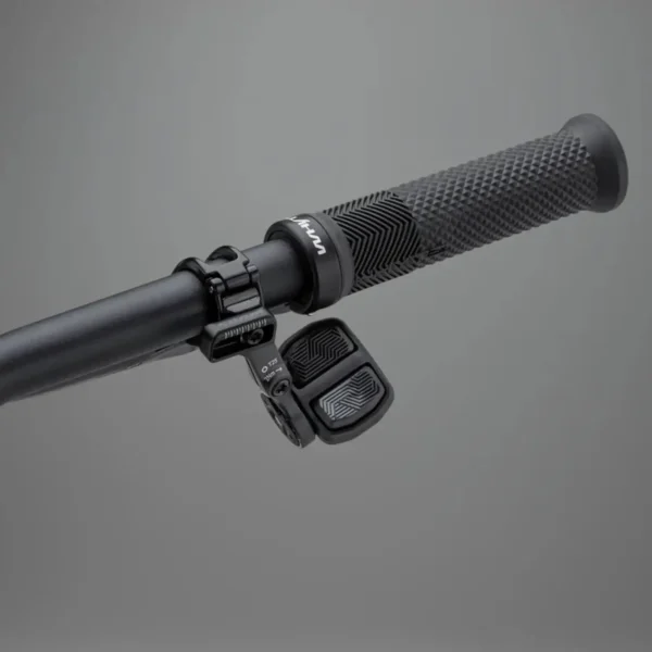 אופני שטח חשמליים קלים וויט אילייט קרבון WHYTE ELyte 150 RSX